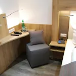 Am Martinsberg 3*