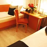 Am Martinsberg 3*
