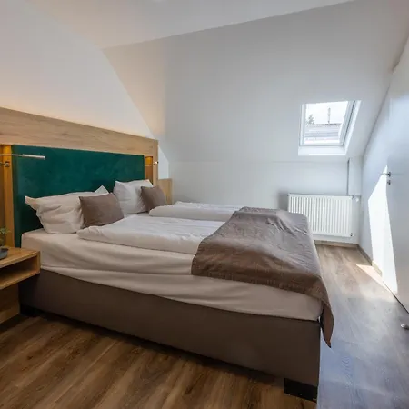 Hotel Am Martinsberg 3*