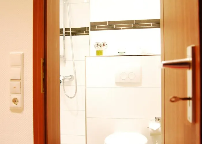 Am Martinsberg 酒店 安德纳赫