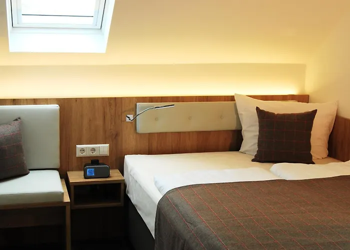 Am Martinsberg 酒店 安德纳赫